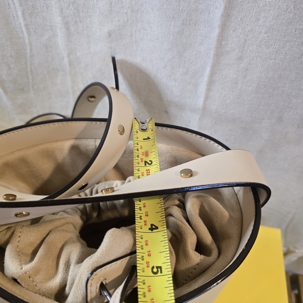 CHARLES KEITH Elegant Cream Shoulder Bag - Picture 6 of 7
